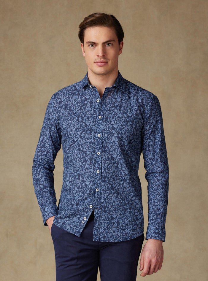 Chemise cintrée Spike en lin marine à motif floral