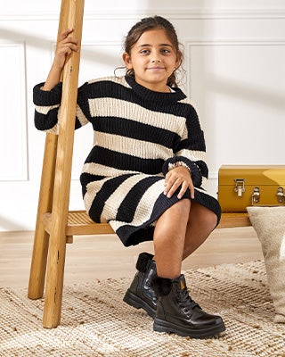 BOTTINES FILLE NOIR AVEC COL FAUSSE FOURRURE GIRL TIME